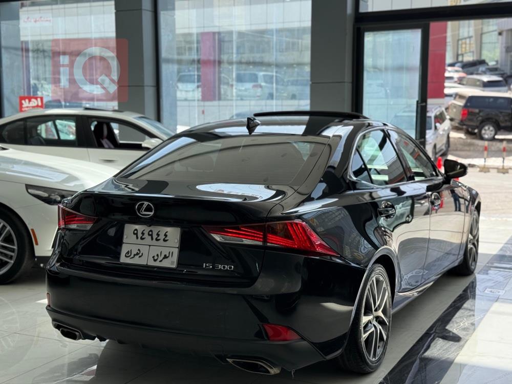 Lexus IS